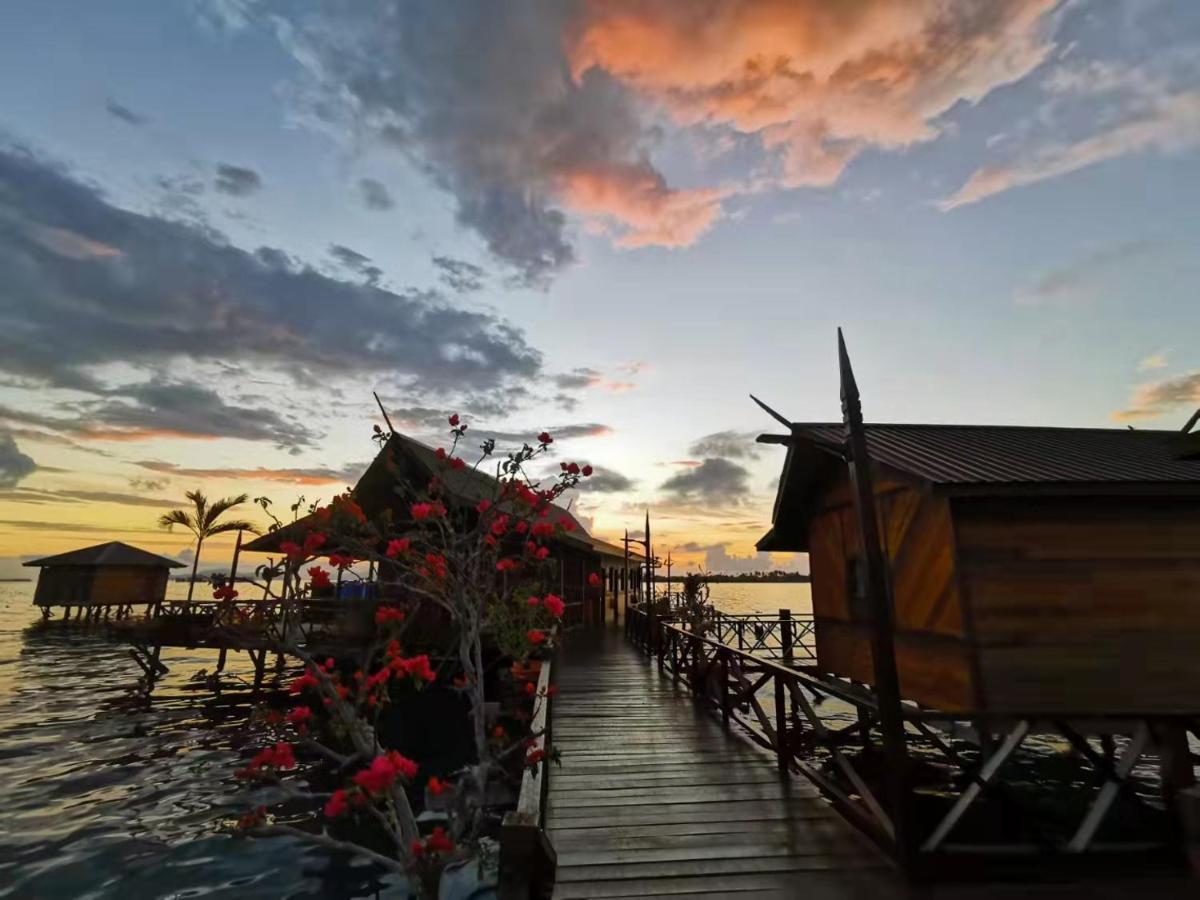 Hotel Seacoral Water Chalet Semporna Exterior foto