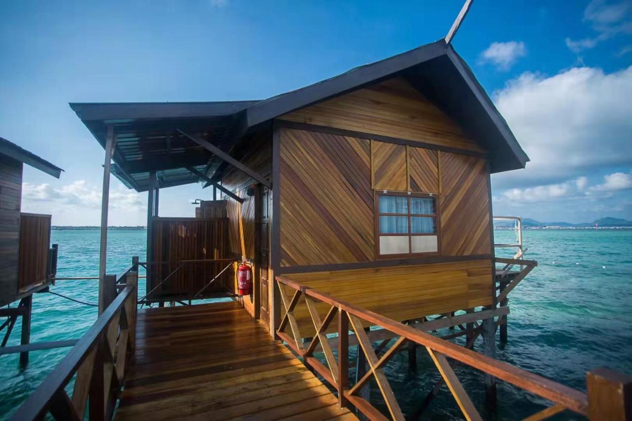 Hotel Seacoral Water Chalet Semporna Exterior foto