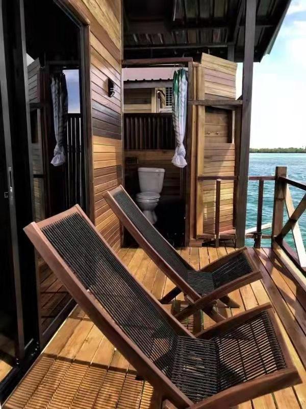 Hotel Seacoral Water Chalet Semporna Exterior foto